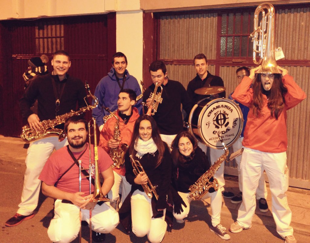 charangacoda's tweet photo. Gran día ayer por las calles de #Espinosa #GoCoda #Fresquibiri #DisfrutaDeLaMúsica https://t.co/TlVrDygRFS