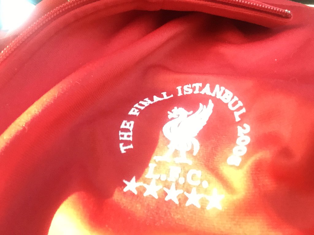 LFCDallas's tweet photo. Going old school #rbk #BestPLBarContest @TheLondonerPubs https://t.co/5xsYMzFmya