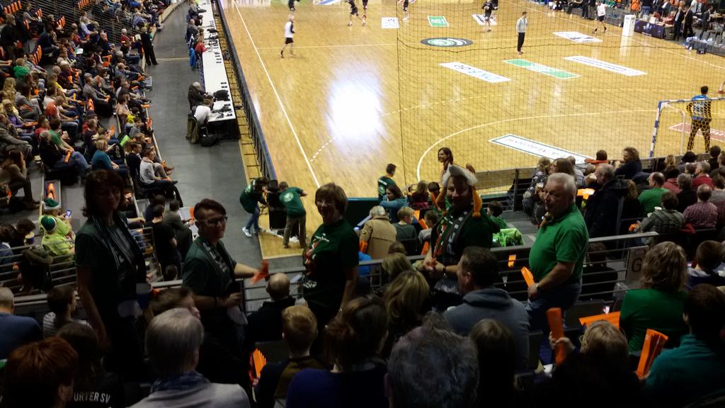lossi1973's tweet photo. Wir sind bereit wenn ihr es seid. #flexklasse #unserrevier #berlin @FuechseBerlin @HBWhandball https://t.co/ybnfoeulXs