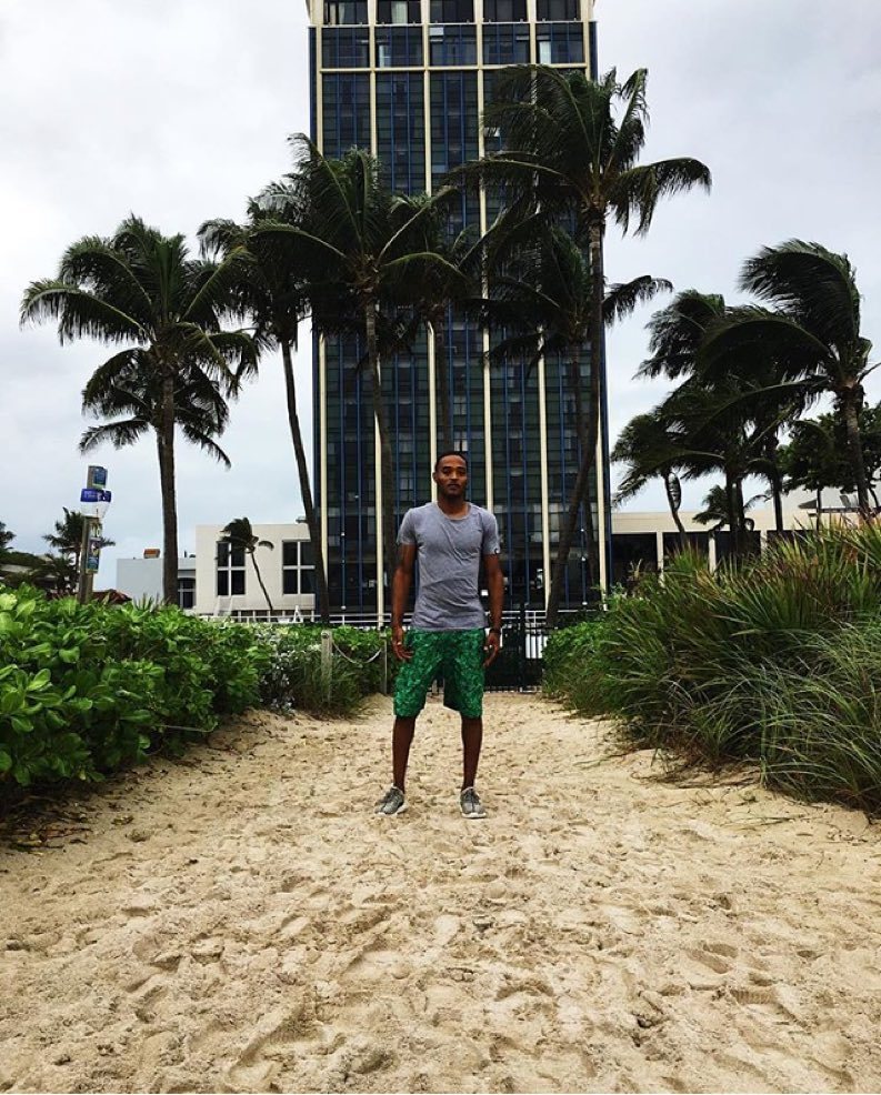 MBeachResort's tweet photo. @joshbefresh great photo in the back of the @mbeachresort πππ½ #MiamiBeach #VisitForida #Miβ¦ https://t.co/iv505MCOWF https://t.co/QfWmNB7loN