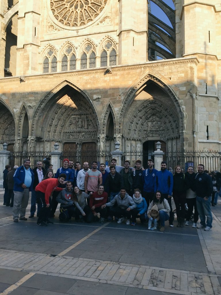 balonmanoikasa's tweet photo. 29-29 contra un gran @ADEMARLEON
Buena 2ªparte remontando la 1ªq nos ponía muy difícil puntuar. Buena visita a León https://t.co/mrZzMSaYq8