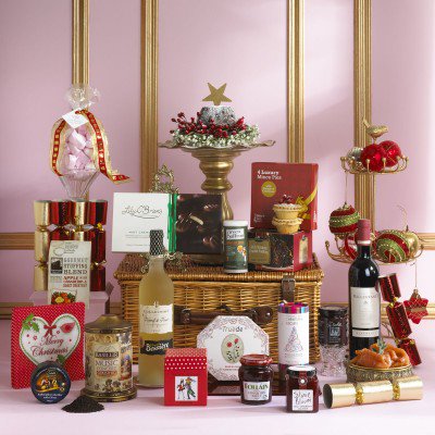 IrishFoodGuide's tweet image. WIN this amazing Christmas Hamper from @HampersandCo - See: irishfoodguide.ie/2015/12/win-am… and RT to Enter!