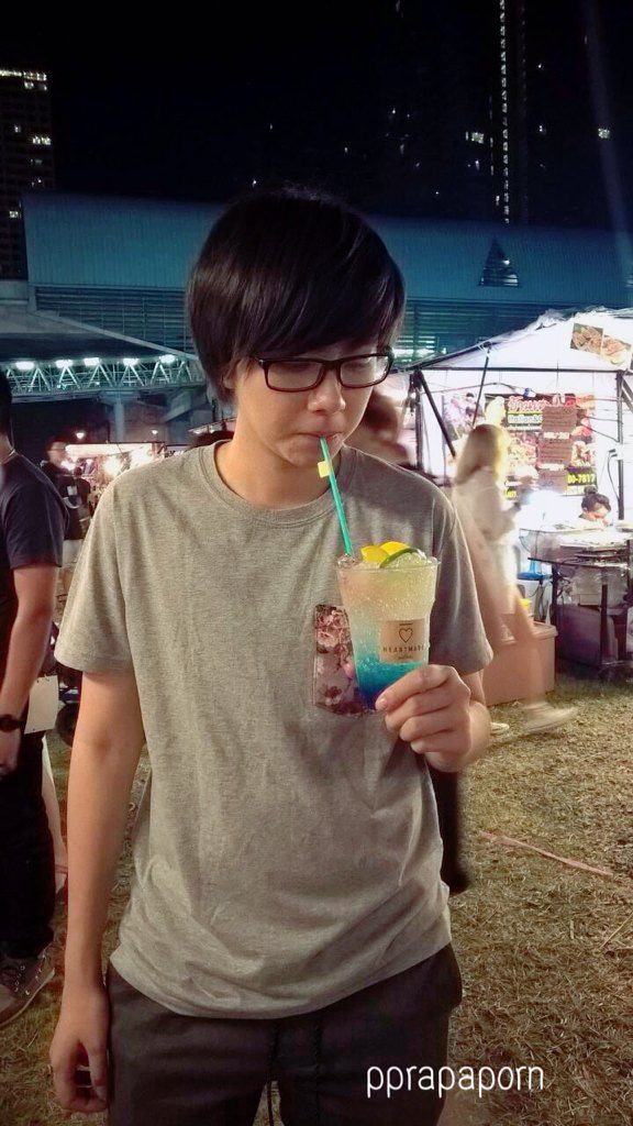 Nann_91's tweet photo. Nann_FC: อร่อย! ชื่นใจ! พ่อค้ารับประกันค๊าบบ ���������� #Heartmadegallery #areafive #Nann https://t.co/dPdKBSEN2s"