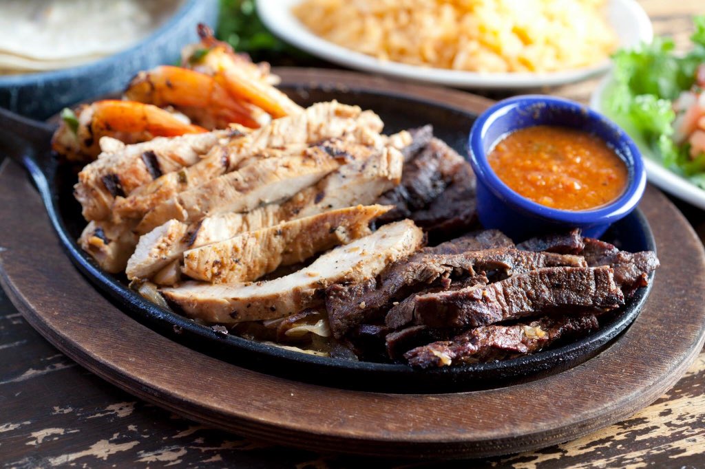 MolinasCantina's tweet photo. .@HoustonTexans game day grub! Meet you at the #MolinasCantina bar for football, food and fun! #HoustonTexans https://t.co/0mvknHpwZZ