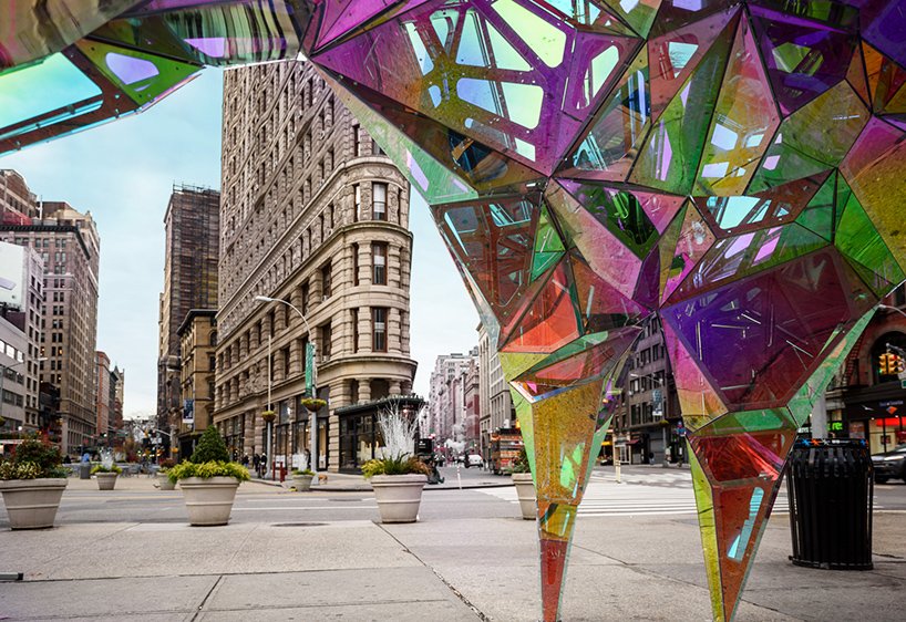 colorplanpapers's tweet photo. New York reflected in kaleidoscopic colour by #Softlabnyc https://t.co/RRXmpbT0Yb #softlab #colour #kaleidoscope https://t.co/6JBuXzx9ur