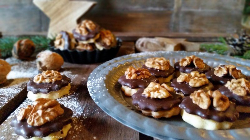 SimoneBrenneis's tweet photo. Marzipan- Walnuss- Plätzchen https://t.co/7l7t8G1eCd https://t.co/lPOMIhQuY1