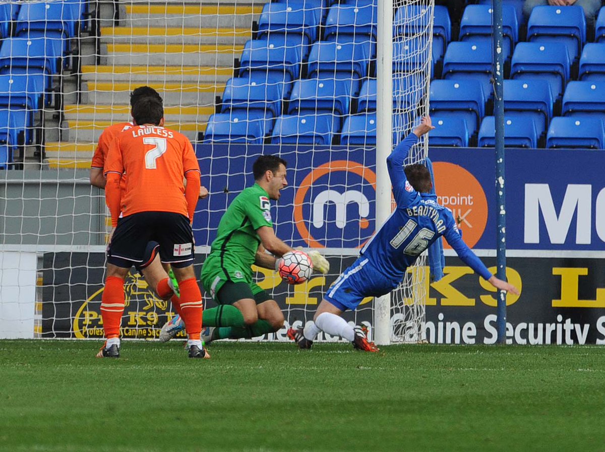 LutonTown's tweet photo. #OneMarkTyler
Adored by both sets of supporters today #COYH https://t.co/BoBkWZ9vYl