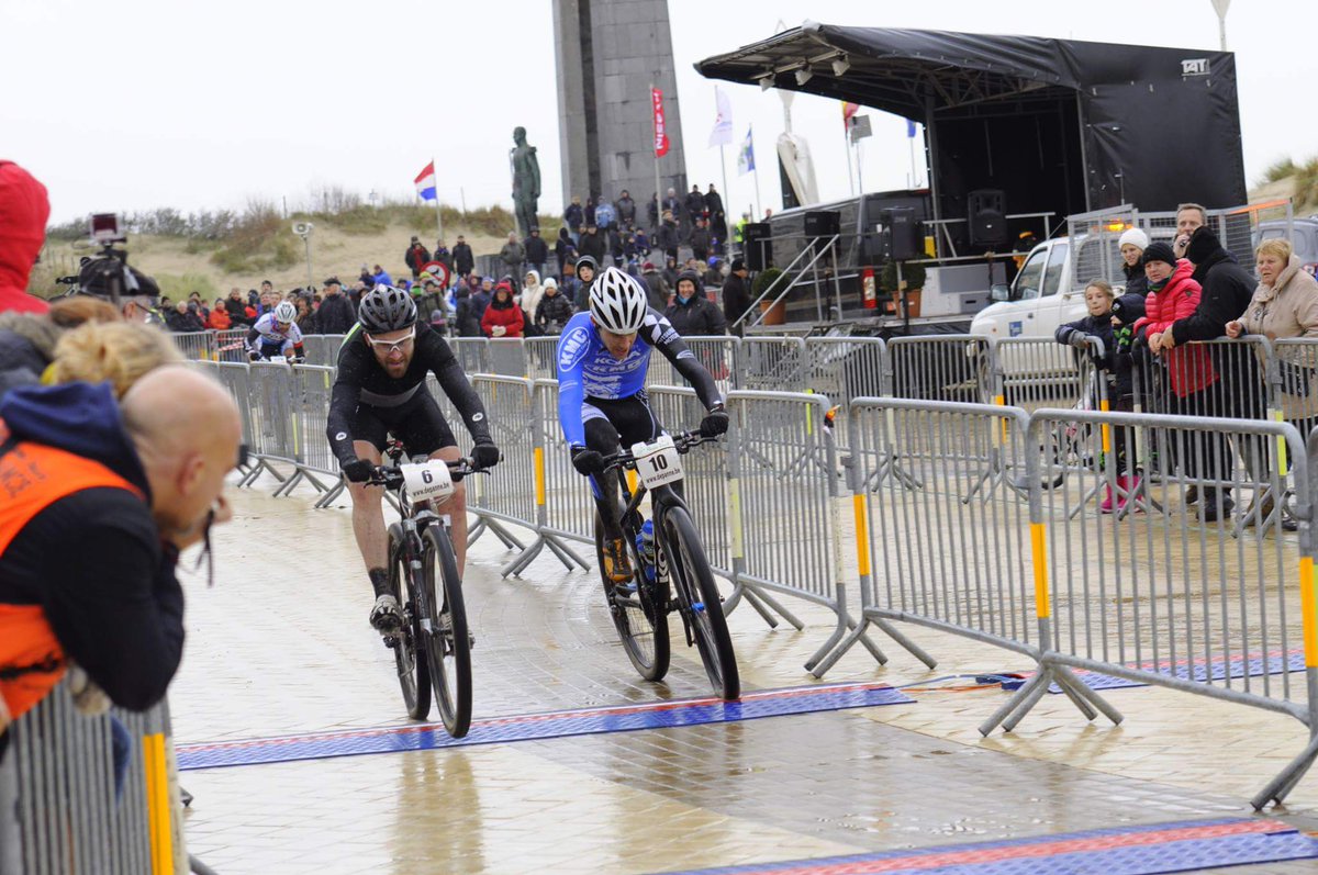 RobbyDeBock's tweet photo. Een beknopt videoverslag van m'n vierde plek @ De Panne beach. https://t.co/GEyKIHA18a @MTBteam_com @DePanneBeach https://t.co/hJBogMvg4B