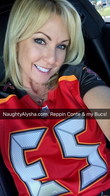 GOOOO BUCS!!! https://t.co/B6mspLUpea<a href="/tag/boltsnation"class="tags"><span>#boltsnation</span></a>