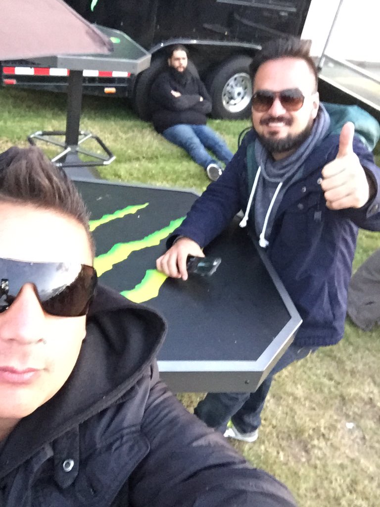 elrobertgarcia's tweet photo. #SinTragar #Cansados #KnotFestMexico @eljoac https://t.co/q9MN4RHxxz