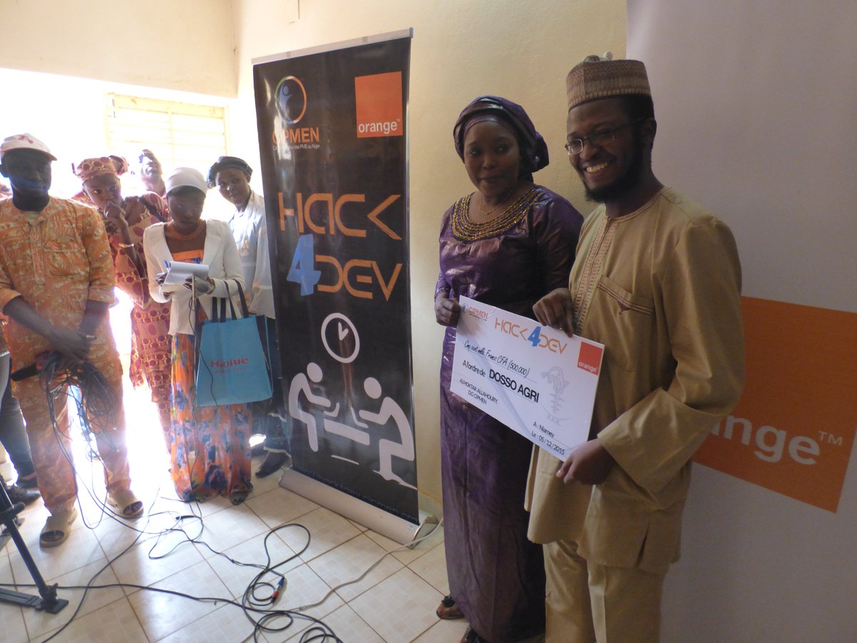 Cipmen's tweet image. AGritech, une application aux services des agriculteurs nigériens. Lauréat de la région de Dosso. #Hack4dev