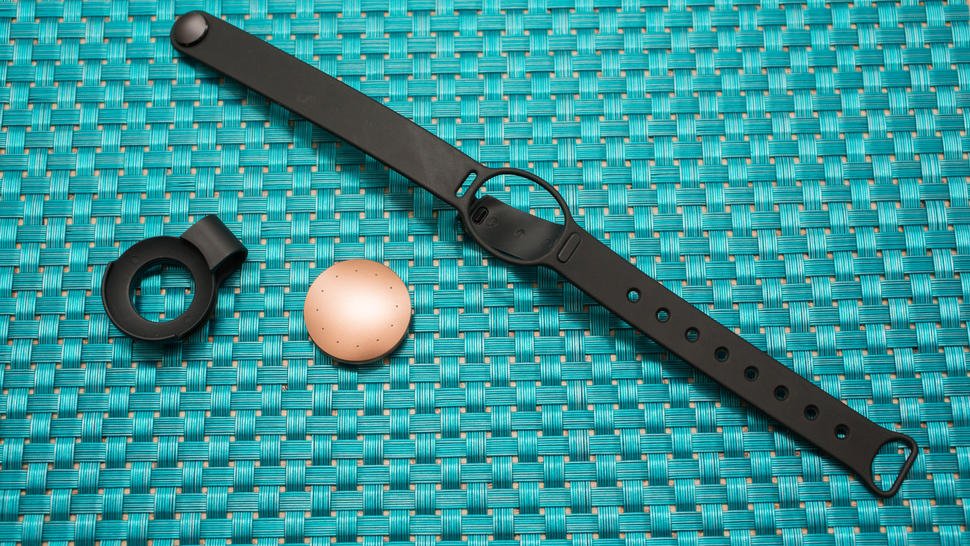 CNET's tweet image. Misfit Shine 2 is the nicest fitness tracker that you will lose (review) cnet.co/1SHyhOh