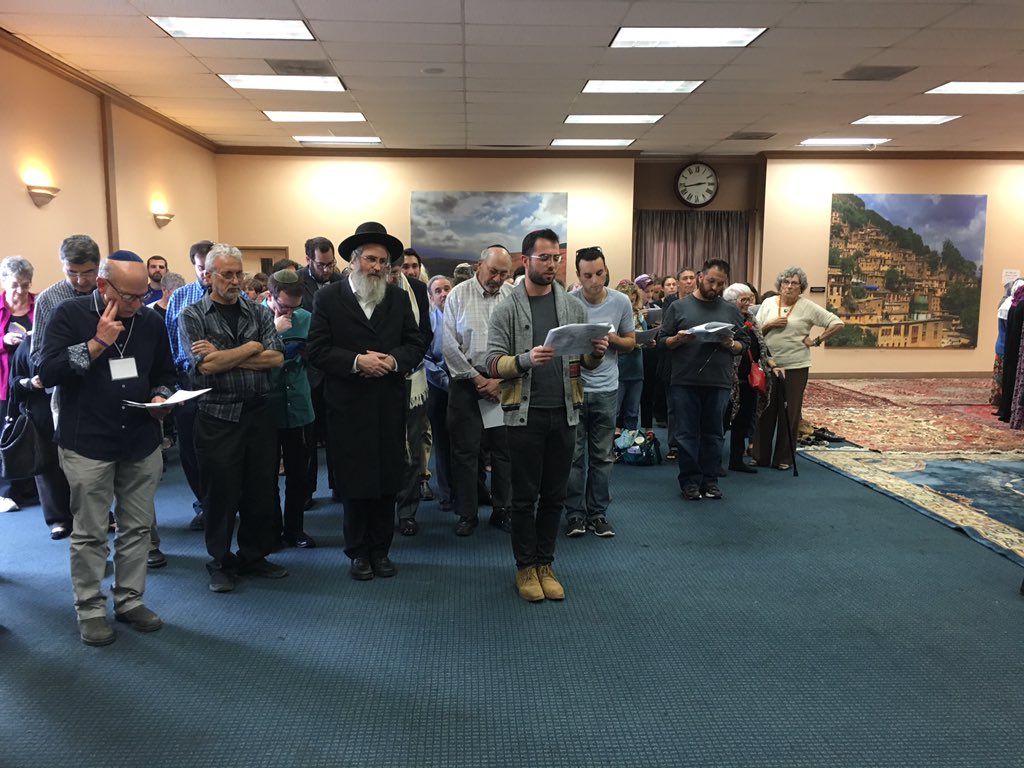 FFEUnyc's tweet image. &quot;Two Faiths One Prayer&quot; Muslims and Jews pray side-by-side. #WeRefuseToBeEnemies #Tw15nning