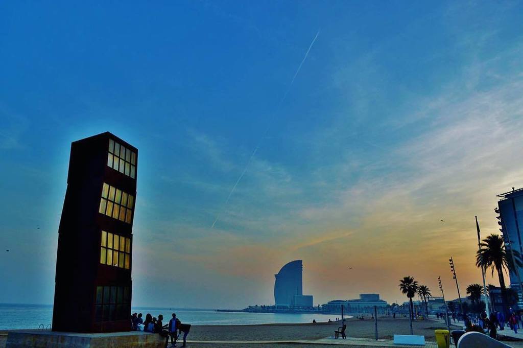 BarcelonaInsta's tweet photo. I'm going to miss #traveling #studyabroad #studyabroad2015 #Collegetravel #travelabroad #t… https://t.co/B8nF4RoejQ https://t.co/zwNrFi75jM