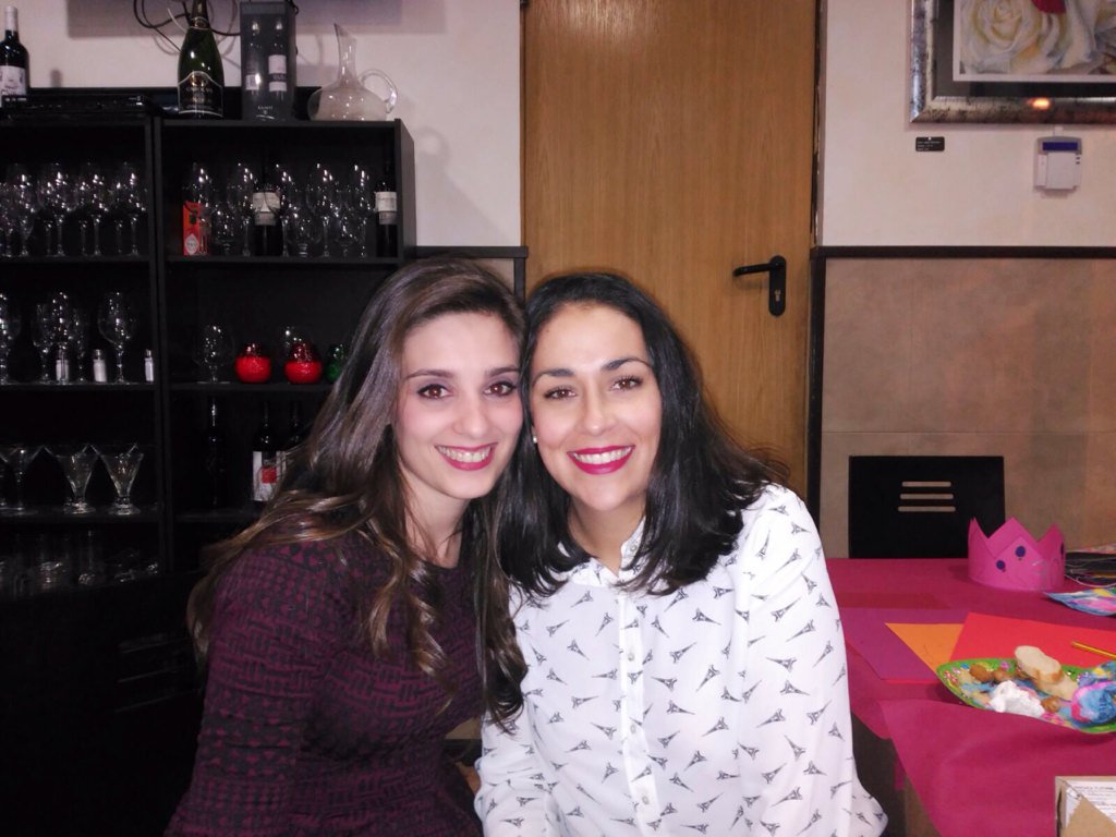 Estheruki4's tweet photo. Amigas del alma #mimediamandarinilla 😘 https://t.co/JmwKabPsaR
