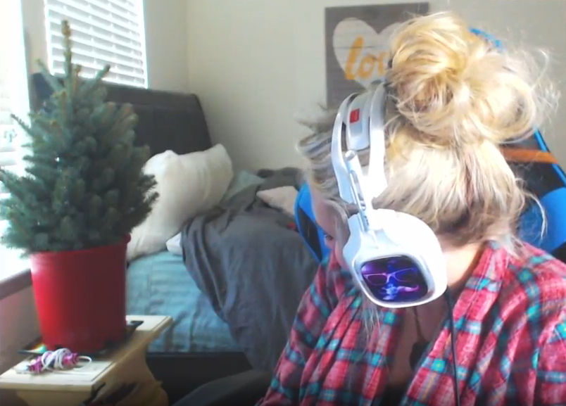 ShitEchoicsSays's tweet image. "We got a tree!" 
[...]
"It's really pokey. Probably should have gotten a different one." - @Echoics #ShitEchoSays