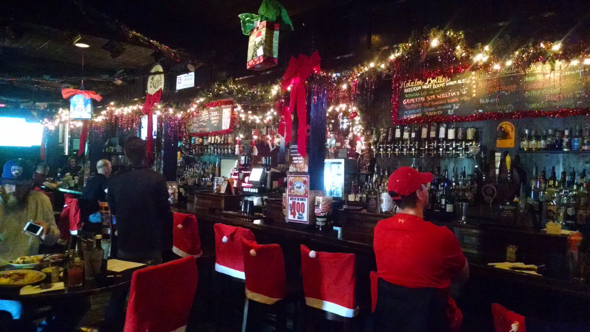 laura_cannon24's tweet photo. @TheLondonerPubs is decked out for @LiverpoolFC today. or Christmas. whichever. #BestPLBarContest https://t.co/DjDdiB53d0
