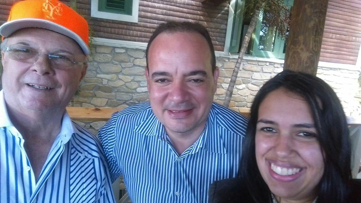 MariluzFerminA's tweet photo. El Dr.Surum Hernández  Celebrando su triunfo Con nuestro #Lider @llegopapa En la finca y su equipo de campaña https://t.co/g0enyYIhvU