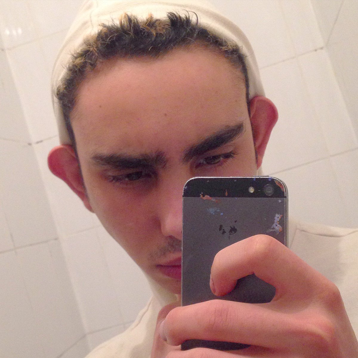 OFFGLOSS's tweet image. hola a a a a  à