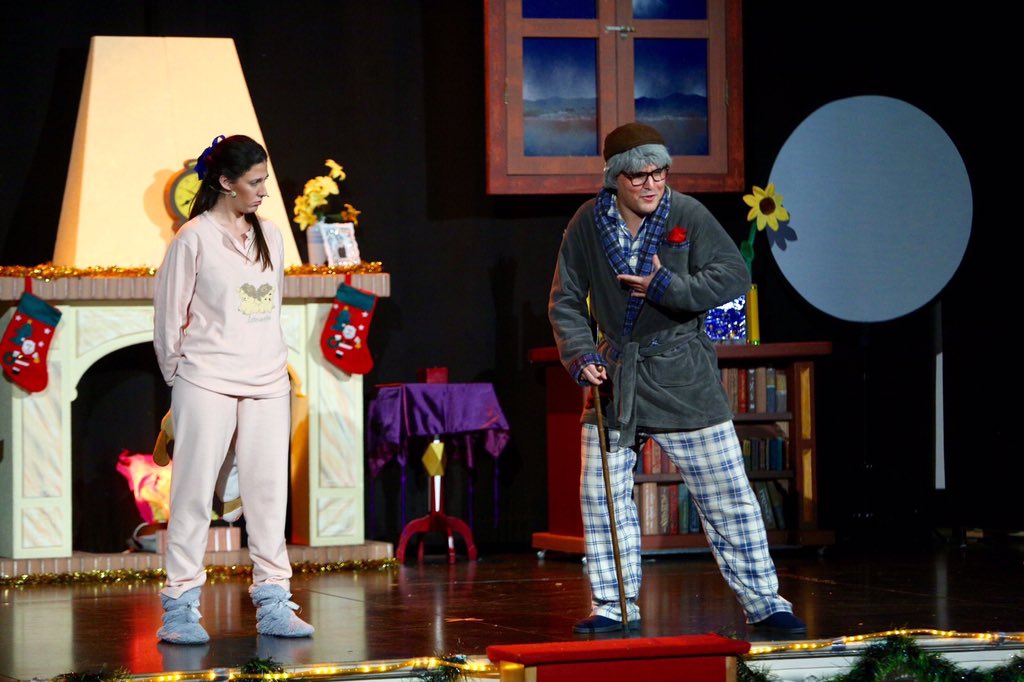 Tarde de magia y entretenimiento en <a href="/Cajasol/">Fundación Cajasol</a> con el nuevo espectáculo de 'Chass!!...Recuerdas?' #Sevillahoy