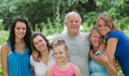 felices70's tweet photo. #Cuentanos ¿Qué es lo que más te gusta hacer con tus padres y tu abuelos? 😊😎
#AprendiendoJuntos https://t.co/W8H4Xq9qFv