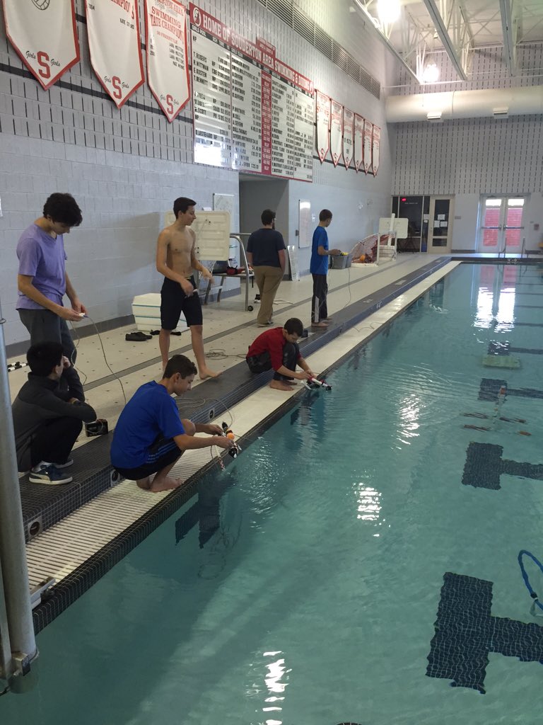 Having our new teams get some practice in the pool for competition!