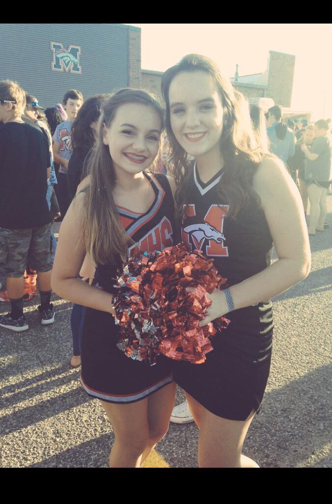 sara_eliz120's tweet photo. EVERYONE TODAY IS P. SAWYERS BDAY AND SHES OFFICIALLY 16! Have a Happy birthday Kloe Grace! #itsaonetreehillthing https://t.co/uUX6GdCpX7