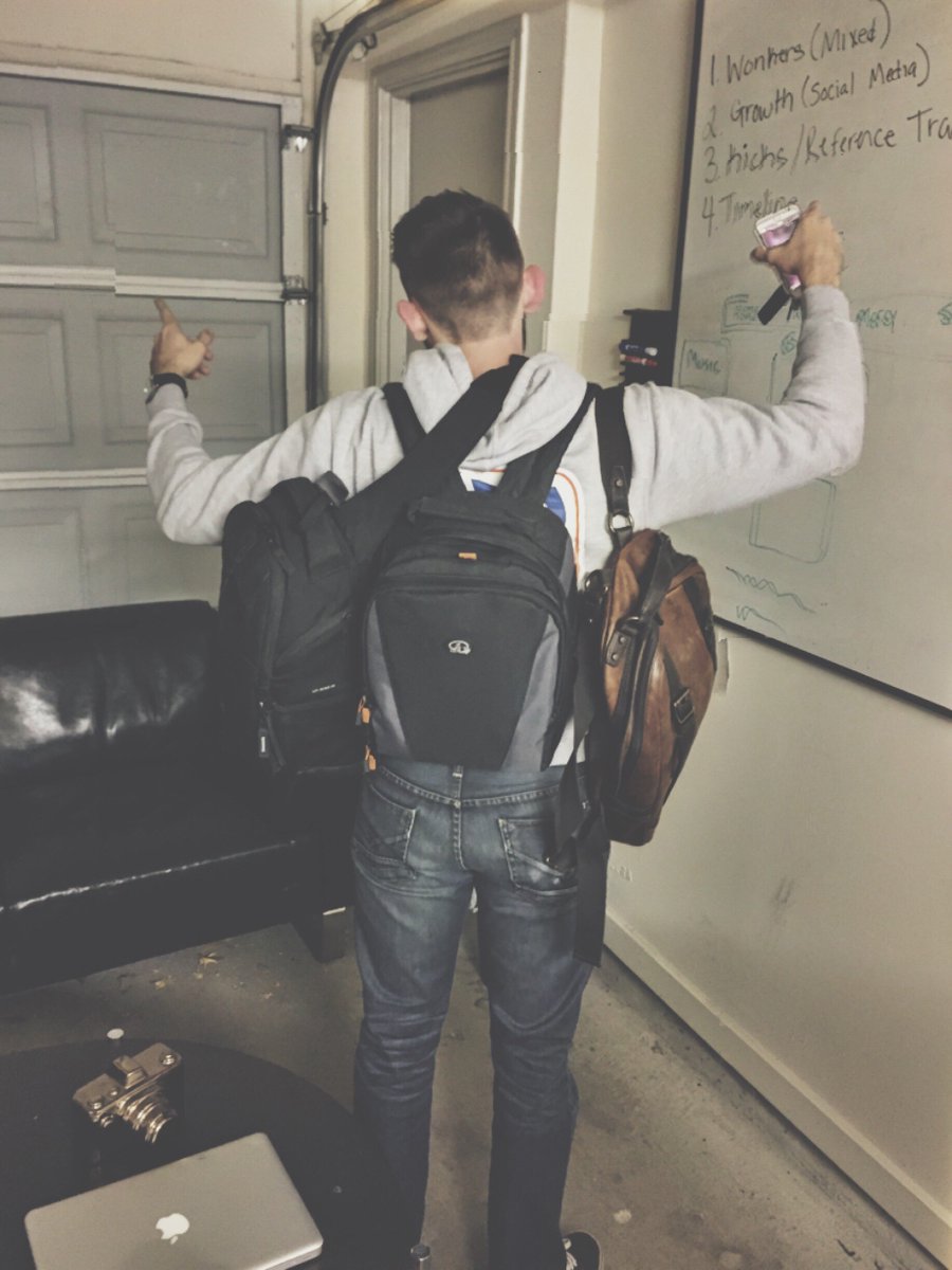 imbrandonbates's tweet photo. There is a reason my guy @loganpell is head of operations #captive #captiveworld #cwo https://t.co/IF1OIGkyES