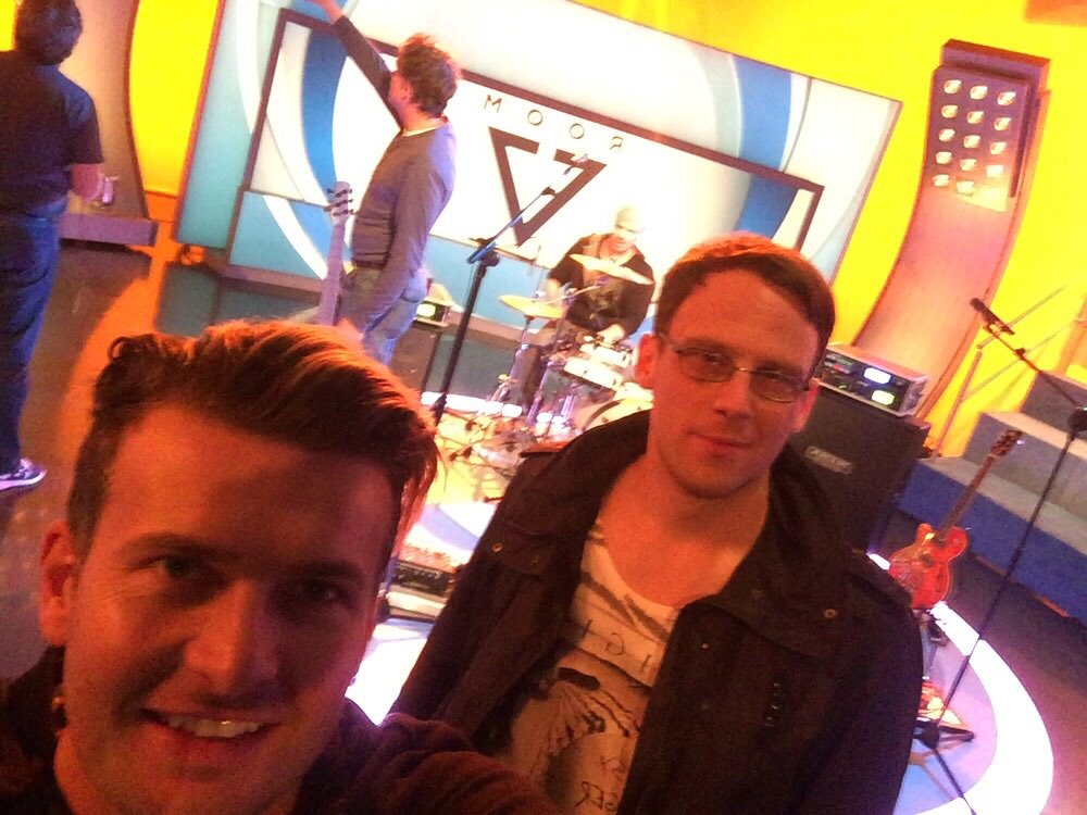 Christian Falk (@cfbayern) on Twitter photo Andi Görlitz schickt Grüße direkt aus dem Studio: heute mit Band Room 77 in @blickpunktsport (22.05 Uhr) <a href="/FCBayern/">FC Bayern München</a> Andi Görlitz schickt Grüße direkt aus dem Studio: heute mit Band Room 77 in @blickpunktsport (22.05 Uhr) <a href="/FCBayern/">FC Bayern München</a>