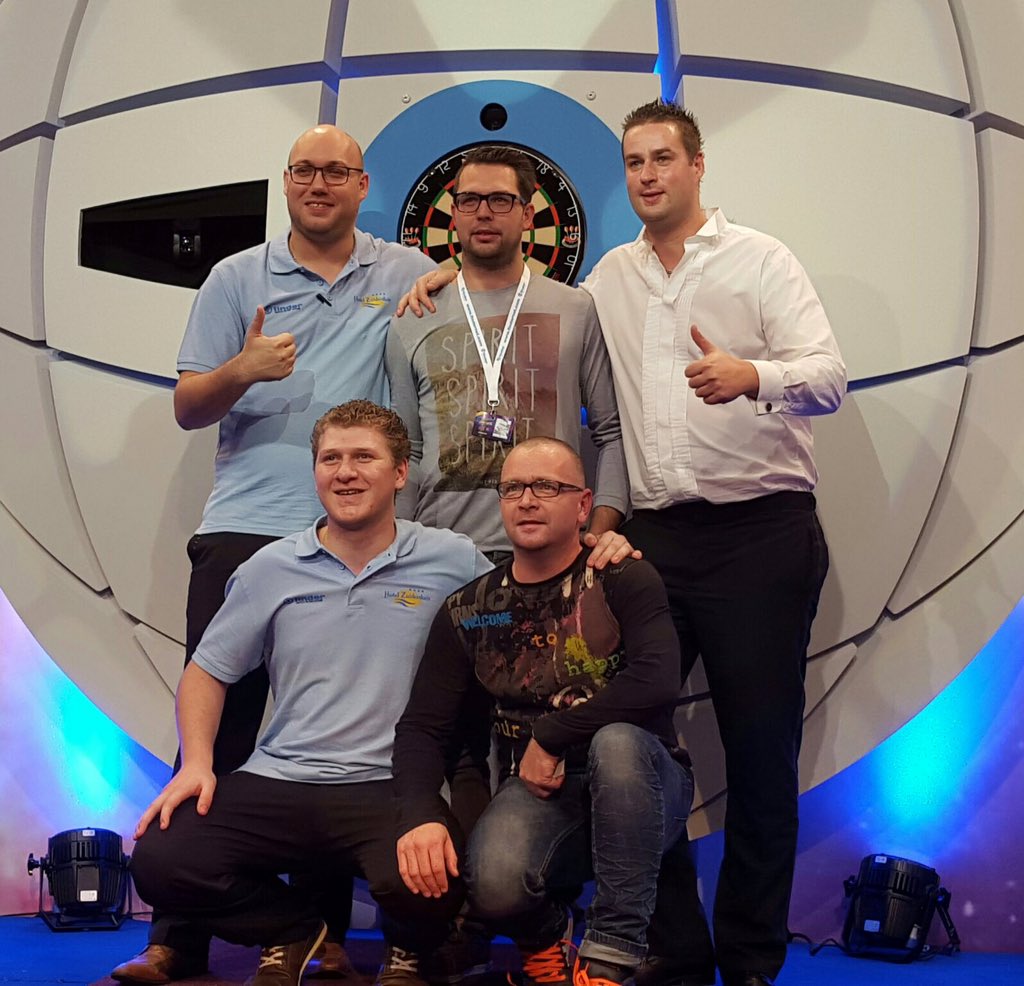 MCMeijer180's tweet photo. #flakkeedartsontour at the @findermasters @johnlokken_180 @nieuwtech @ArkoKot @MoerenhoutRoy https://t.co/dOnZKl4BAm