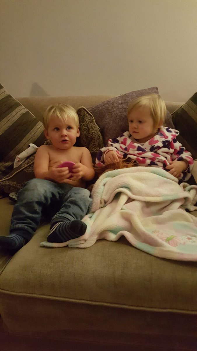 GpPorter8's tweet photo. Class day with the kids lazy day.weather crap so xmas films.making memories https://t.co/F2GgCfiRws