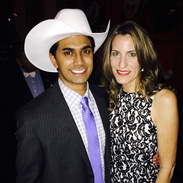 Congrats <a href="/ZakirIHussein/">ZAK</a> on the prestigious Calgary White Hat Award. #snowflakegalaYYC <a href="/flamescentral/">Flames Central</a> #kidsupfront