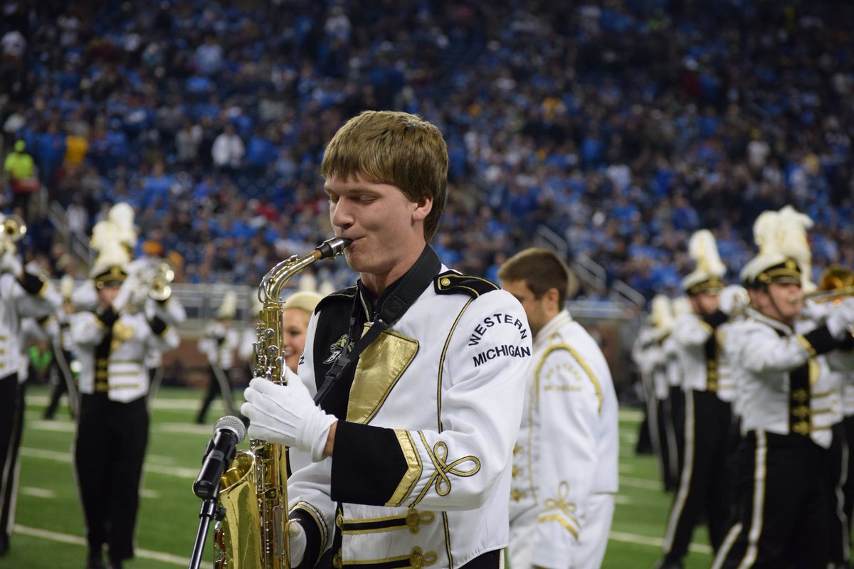 pmadeltaiota's tweet image. Brother @whippdog performing his alto sax solo at the @Lions game this past Thursday with @WMUBroncoBand!