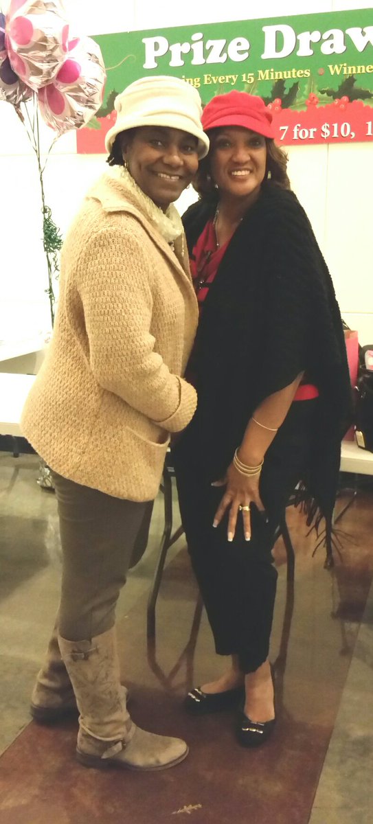 indieblogher's tweet photo. JPIIHS Diva Helper.  I couldn't have done it without Mona! Thanks. #RbellahNaturals #DivaGlo #SoapLady #friends https://t.co/y6QlNc2kYE