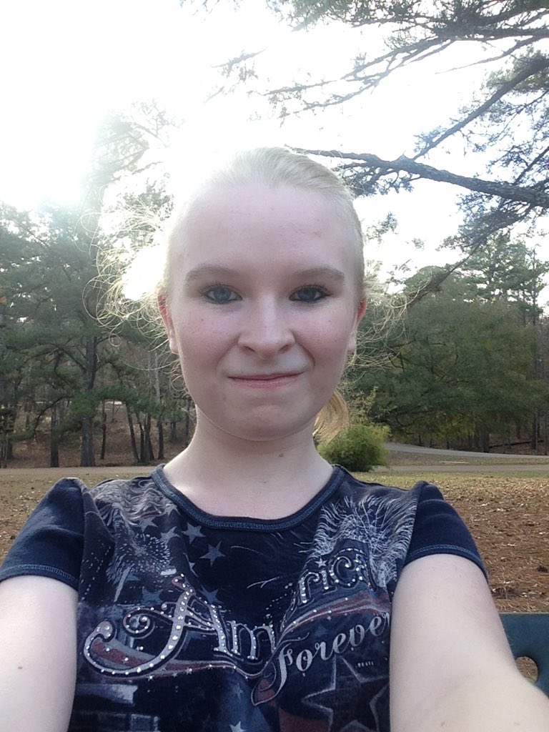HailsBells1012's tweet photo. Playing at the park today lol https://t.co/no0hfBDI6T