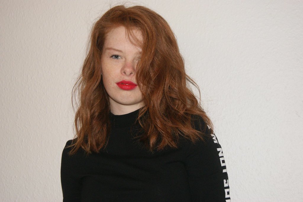 boradwick's tweet image. Its Red love 💋