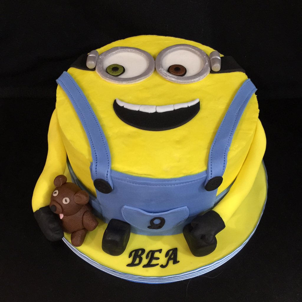 Becky Bakebehaviour My Minion Bob Cake Buttercream Covering Amy Fondant Decoration Goldenmixerbadge T Co Nvtb8esqma