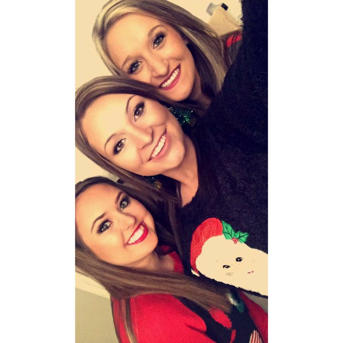 Great weekend with my best friends!!!❤️✨ https://t.co/wZFtdMbse3<a href="/tag/acmawards50"class="tags"><span>#acmawards50</span></a>