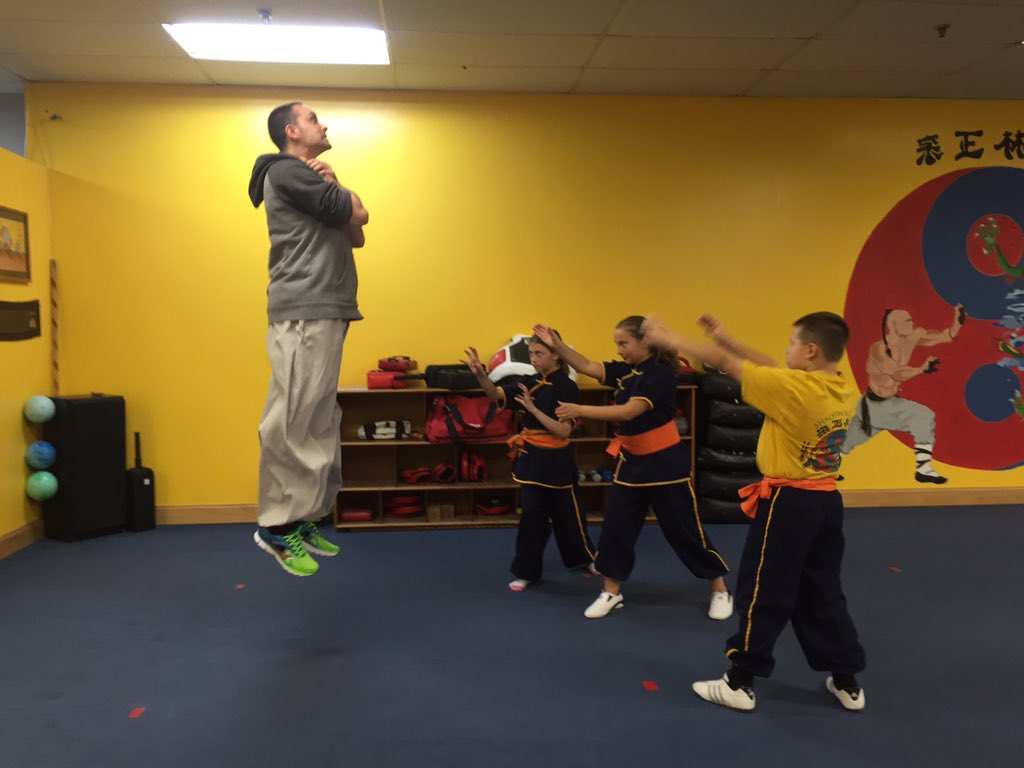 EdTeeNow's tweet image. The force is strong in these kids !! #StarWars #theforce #justabigkid