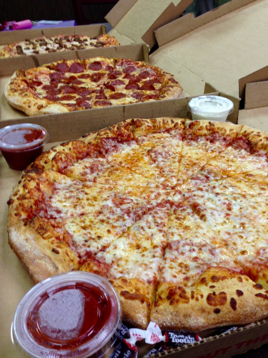 IUHHCACentral's tweet photo. HAPPENING NOW: Study Session in the Wright Conference Room. Free Pizza!!! https://t.co/XTK8ik0UJt