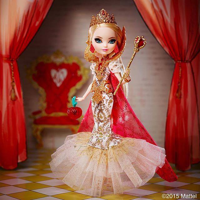 Crown-to-toe perfection! My dream dress is positively hexquisite! #EverAfterHigh #WherePrincessesArePowerful