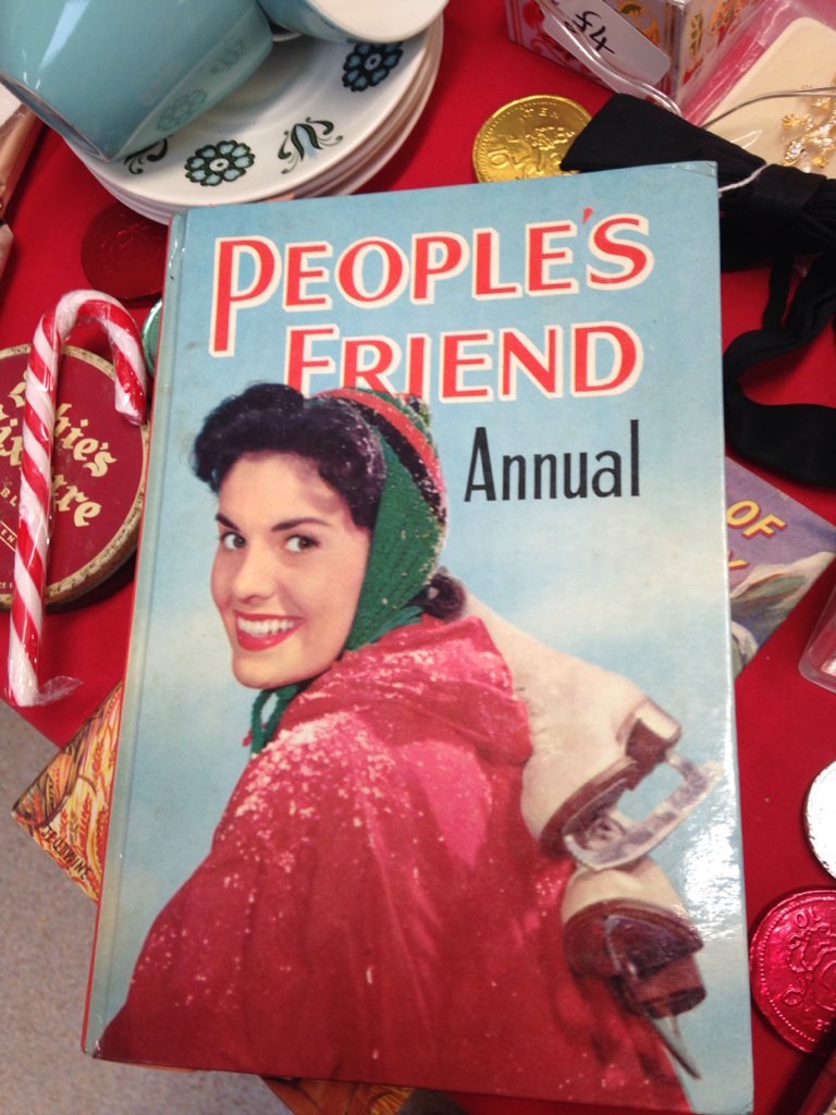 Xmas goodies today <a href="/vintagelovefair/">Little Vintage Lover Fair</a> @HoltHallNorfolk <a href="/SwingOramic/">swingOramic</a> #vintage #SundayFunday #kitsch #festive