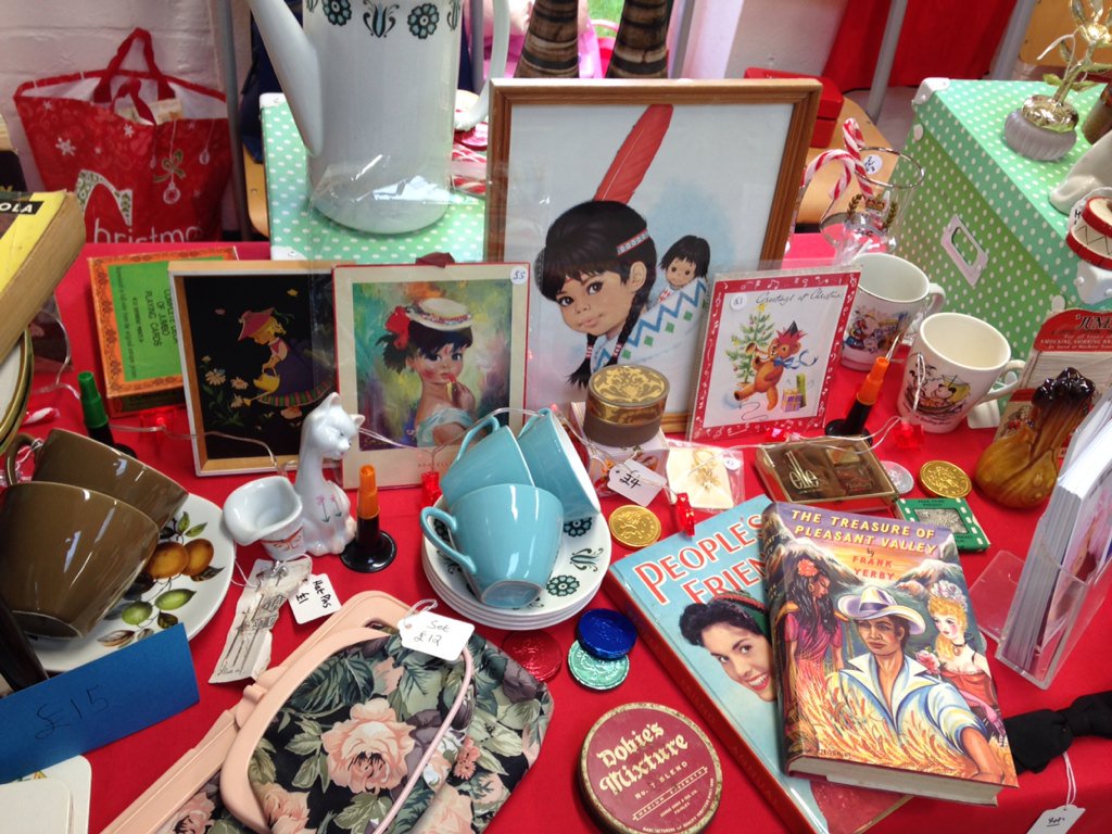 Great day <a href="/vintagelovefair/">Little Vintage Lover Fair</a> @HoltHallNorfolk <a href="/SwingOramic/">swingOramic</a> <a href="/ControlTowerNC/">Control Tower B&B</a> <a href="/nthnorfolknews/">North Norfolk News</a> #vintage #antique #holidays