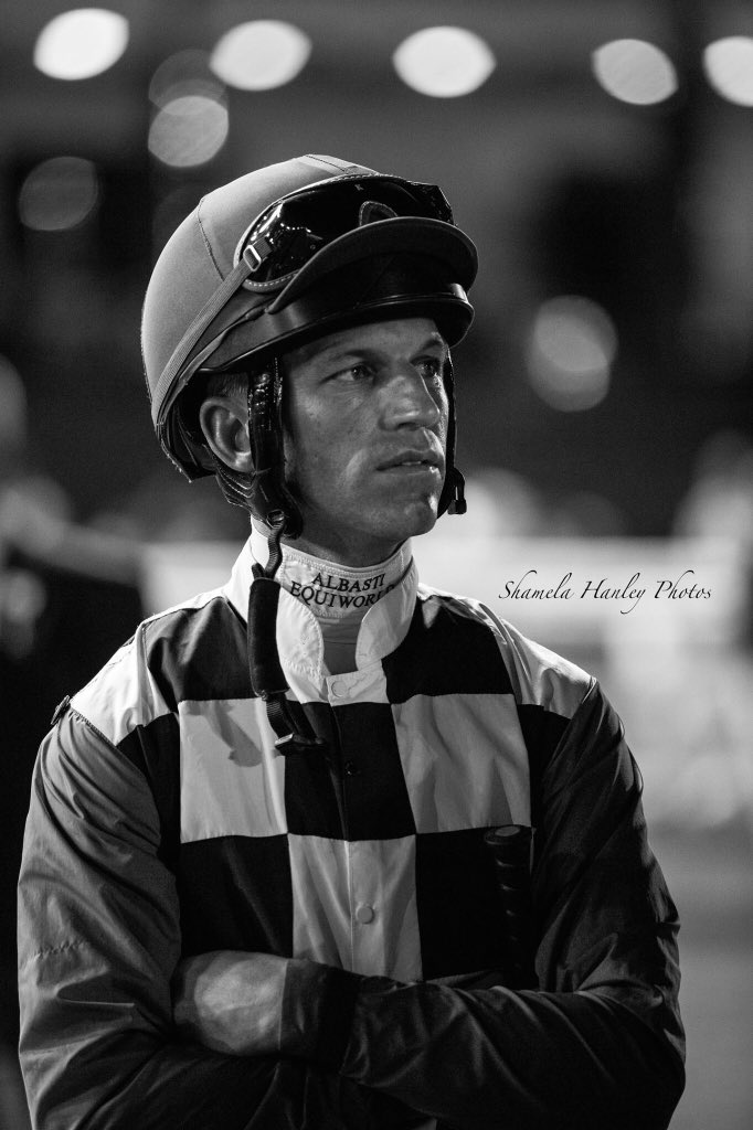 simmy_hanley's tweet photo. Abu Dhabi 06/12/15 🏇 https://t.co/iXgOVEOMA3