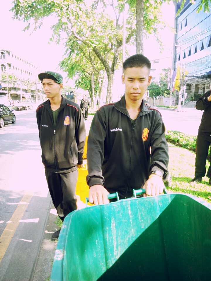 tanawatt79's tweet photo. วันนี้มาทำความสะอาดที่กรุงเทพฯมีความสุขมากๆ https://t.co/MSMAoCdU9k