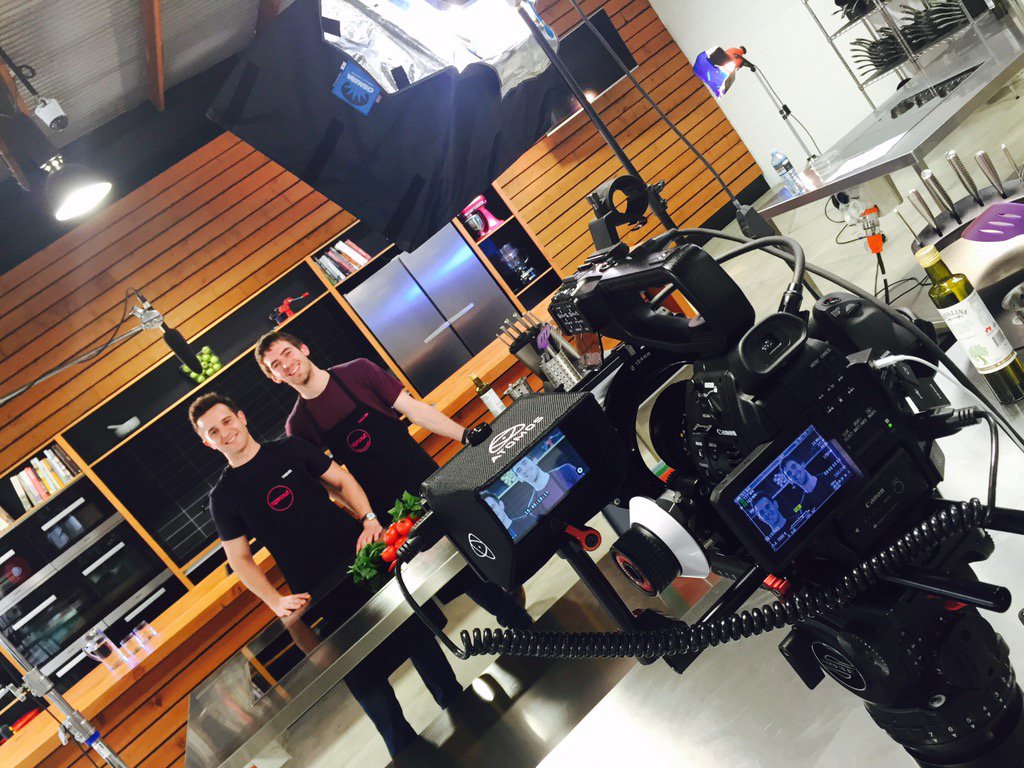 Shooting for Australia's Healthy Weight Week 2016. Keep an eye out for us! @DAA_feed <a href="/ThemisAPD/">Themis Chryssidis</a> <a href="/callumskitchen/">Callum Hann</a>