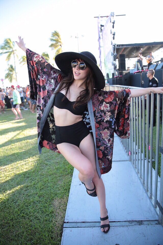 hmmexico's tweet photo. ¡Guapísima! Y con total look H&M @Tessa_ia #HMTROPICO2015 https://t.co/EqV6Hdbqkn