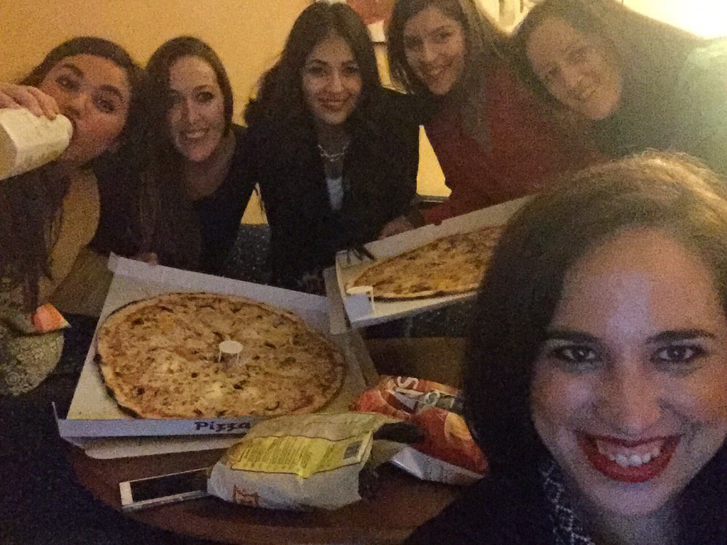 Sara_Nav_Car's tweet photo. Así se termina una comida navideña!!! Con pizzas Express Vip!!! Magnificas e inigualables!!!! https://t.co/vcAEnRItoF