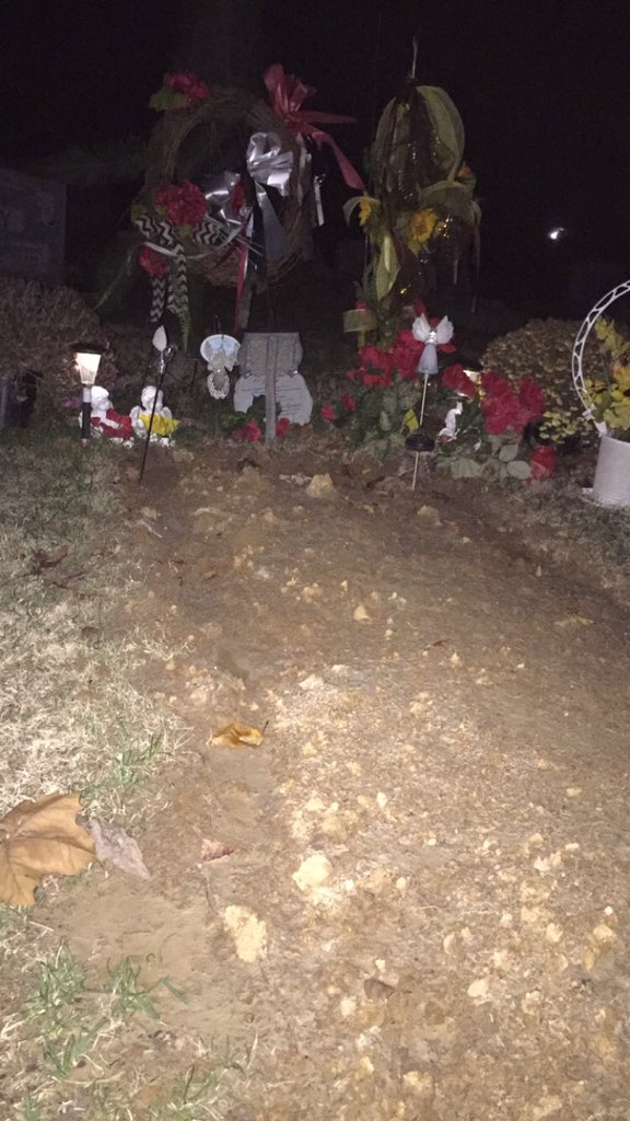 coneytheking's tweet photo. Still crazy that you're gone😓🙏🏽 #flyhighjamel https://t.co/jrSOt6knfB