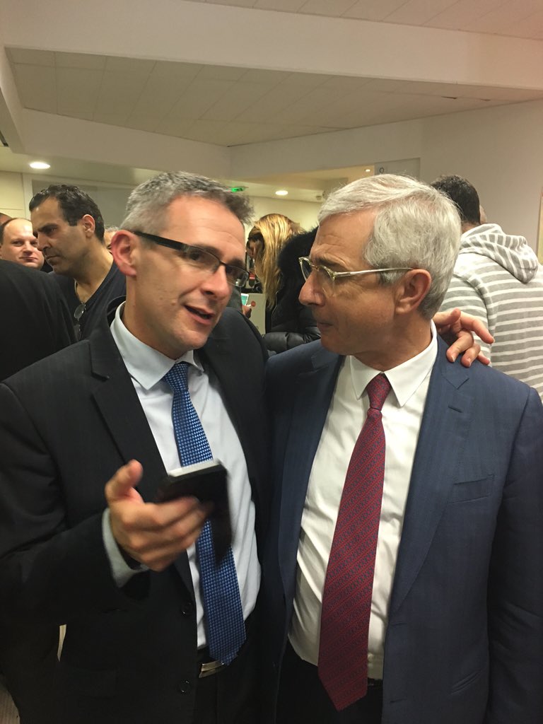 En #SSD93 #Bartolone en tête avec près de 30% devant Droite et FN quasi à égalité (21 / 20). Le FdG 11,6% EELV 7,4%